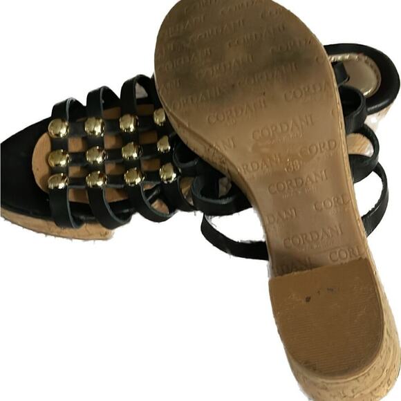 Cardani Italian made shoes in excellent condition black with gold embellishment - Picture 6 of 8